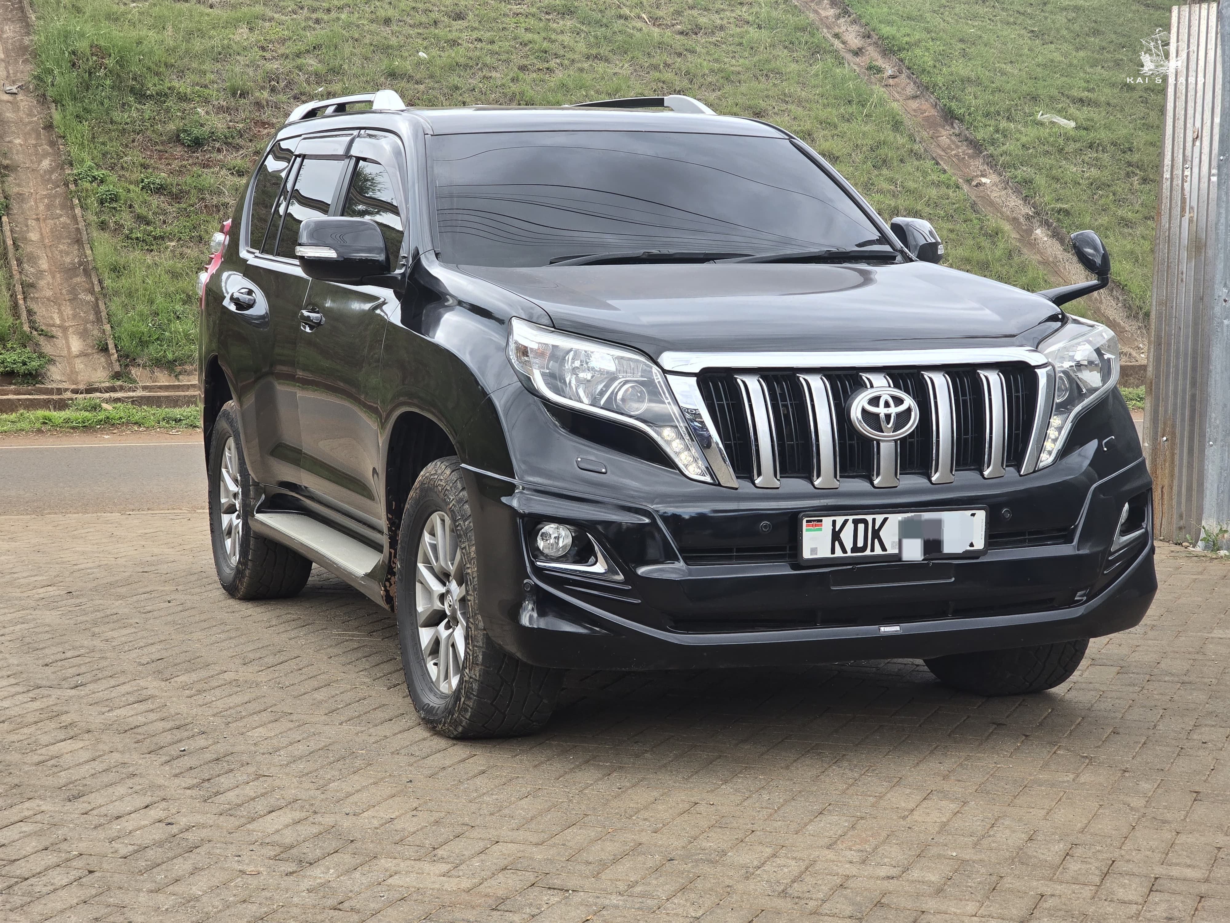 TOYOTA Prado